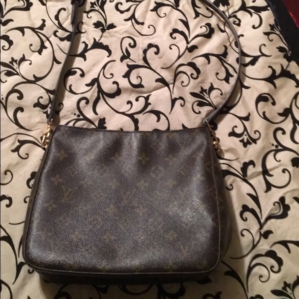 SOLD SOLD LV